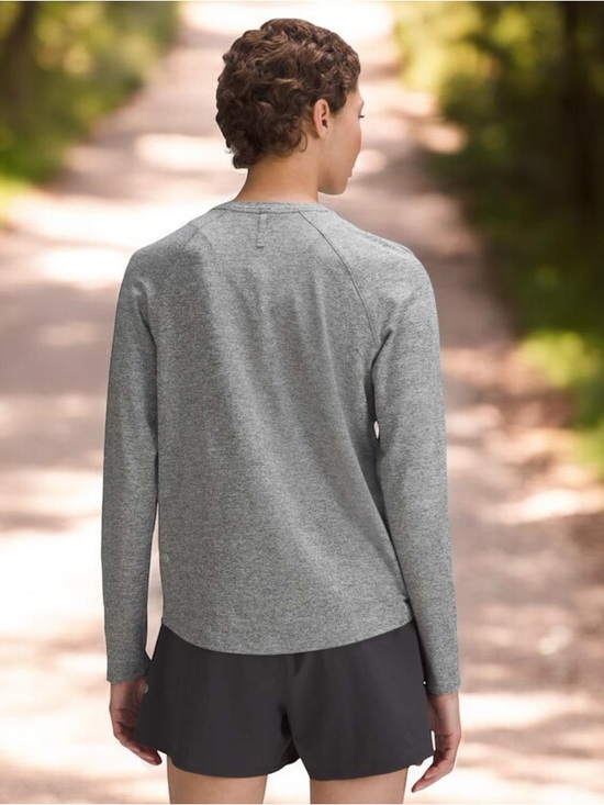 Lululemon License to Train Classic-Fit
Long-Sleeve Shirt Heathered Black Sz 10 - Picture 2 of 10